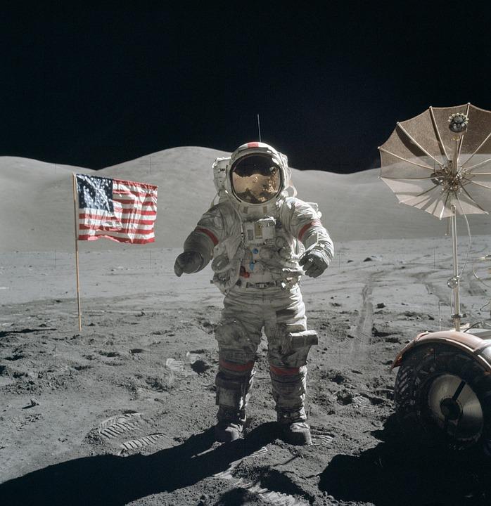 CONSPIRACY THEORY: The Moon Landing Was Fake